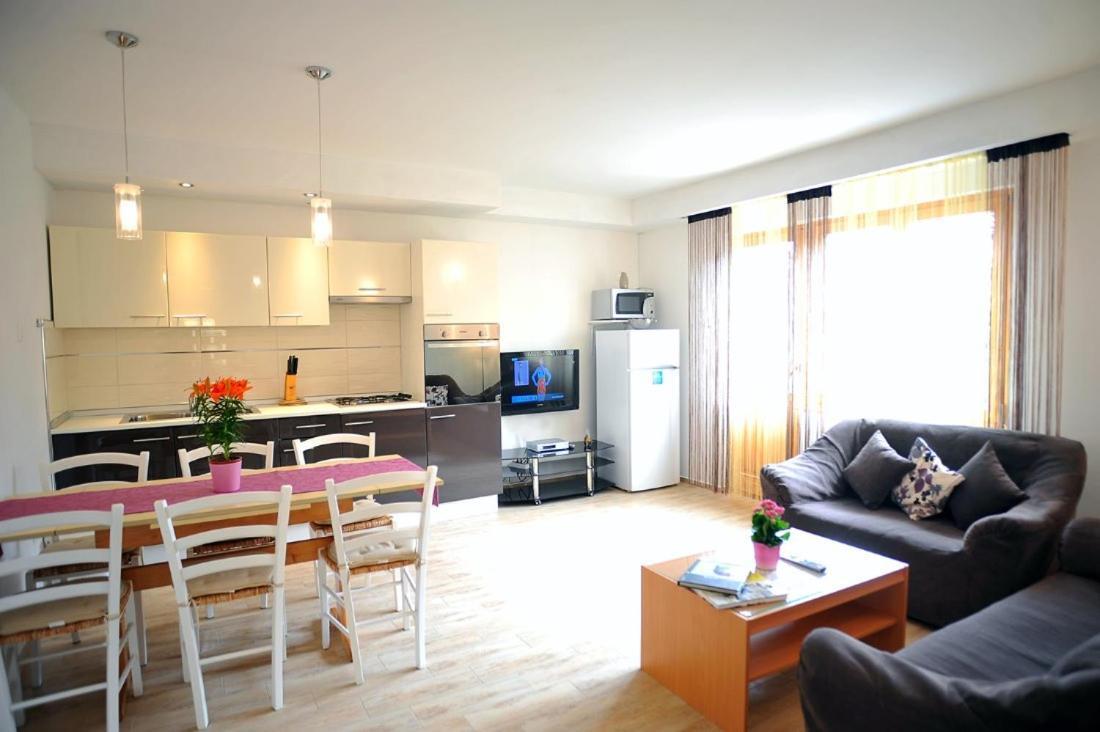 Apartmani Anita Medulin Eksteriør bilde